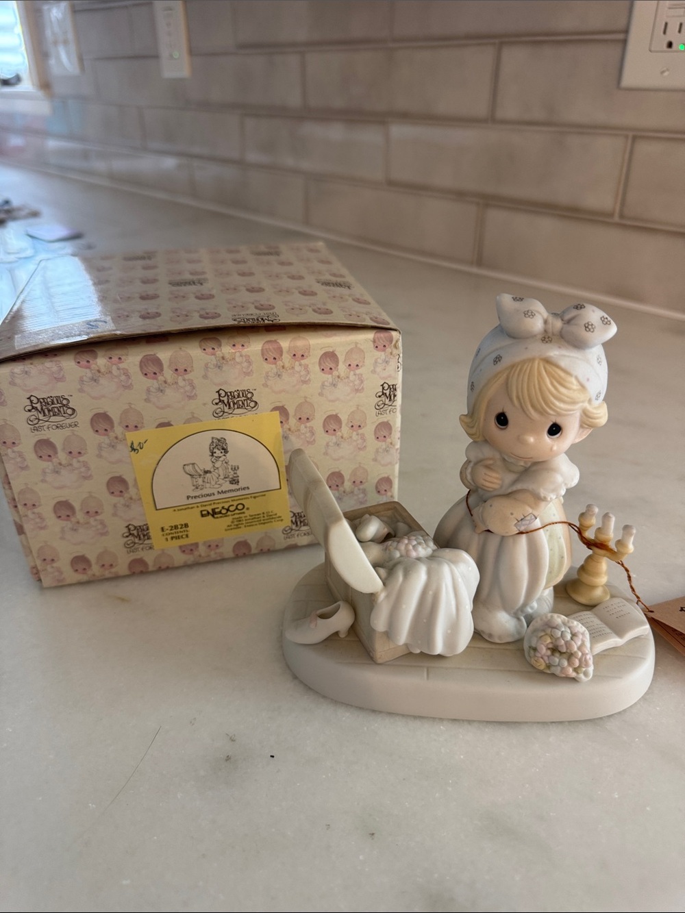 Precious Moments Figurine - Precious Memories